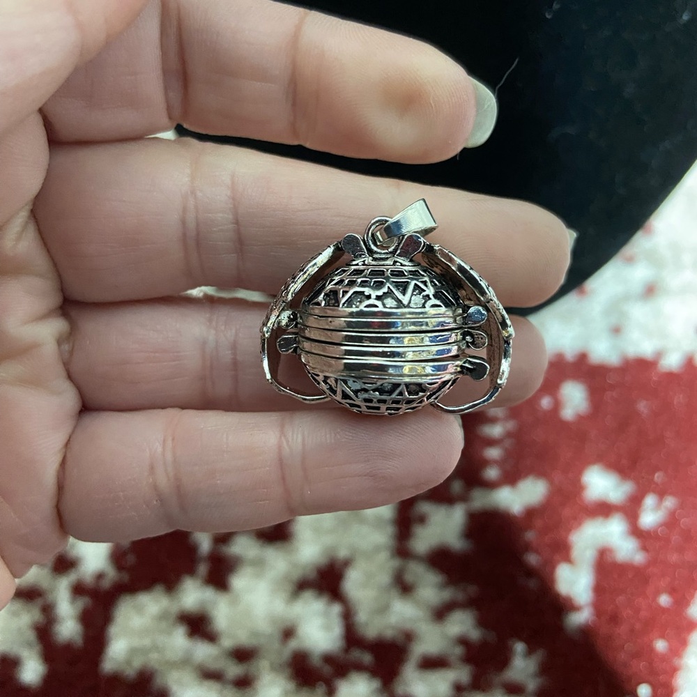 Silver Tone Fold-Out Ball Pendant Photo Locket